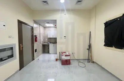 Apartment - 1 Bathroom for rent in Muwaileh 3 Building - Muwaileh - Sharjah