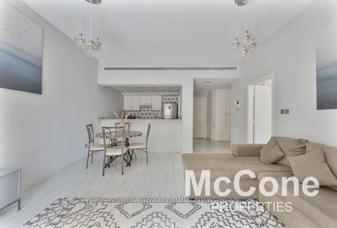 1-bed apartment in Al Dhafra 4 · Vacant · Upgraded — photo 2