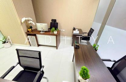 Office Space - Studio - 1 Bathroom for rent in Red Avenue - Al Garhoud - Dubai