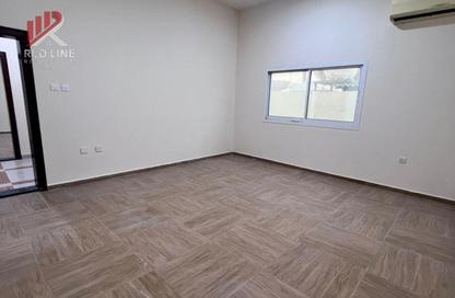 Villa - 4 Bedrooms - 5 Bathrooms for rent in Al Tarfa - Mughaidir - Sharjah