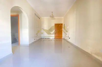 شقة - غرفة نوم - 1 حمام للايجار في طريق منخول - بر دبي - دبي