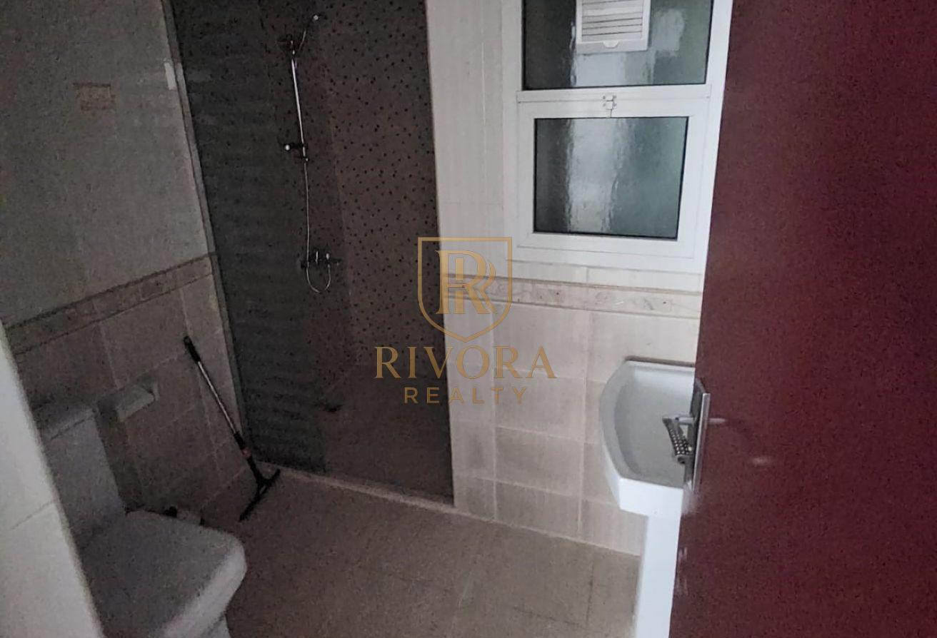 2 BHK | SPACIOUS LAYOUT | BALCONY & PARKING photo 11