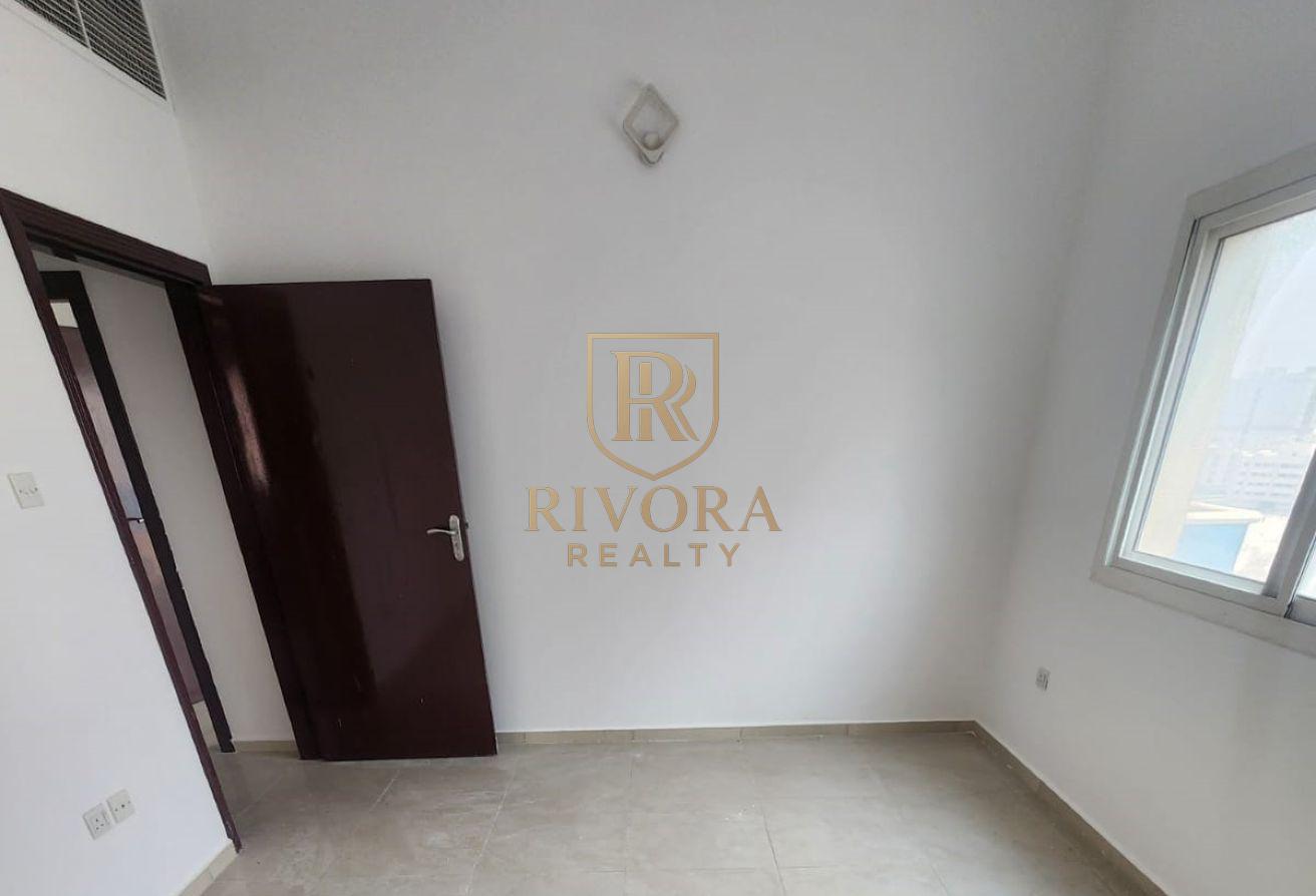 2 BHK | SPACIOUS LAYOUT | BALCONY & PARKING photo 7