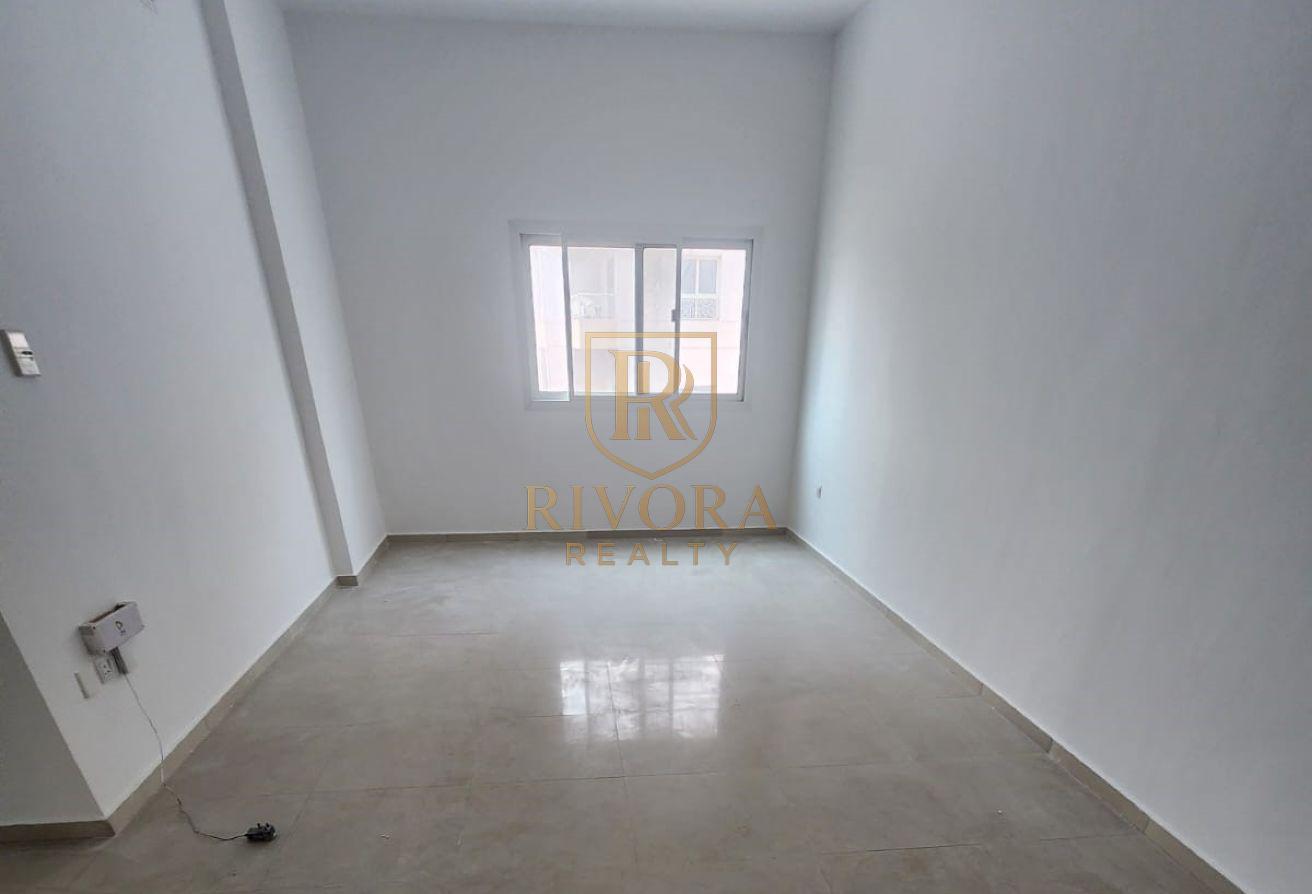 2 BHK | SPACIOUS LAYOUT | BALCONY & PARKING photo 8
