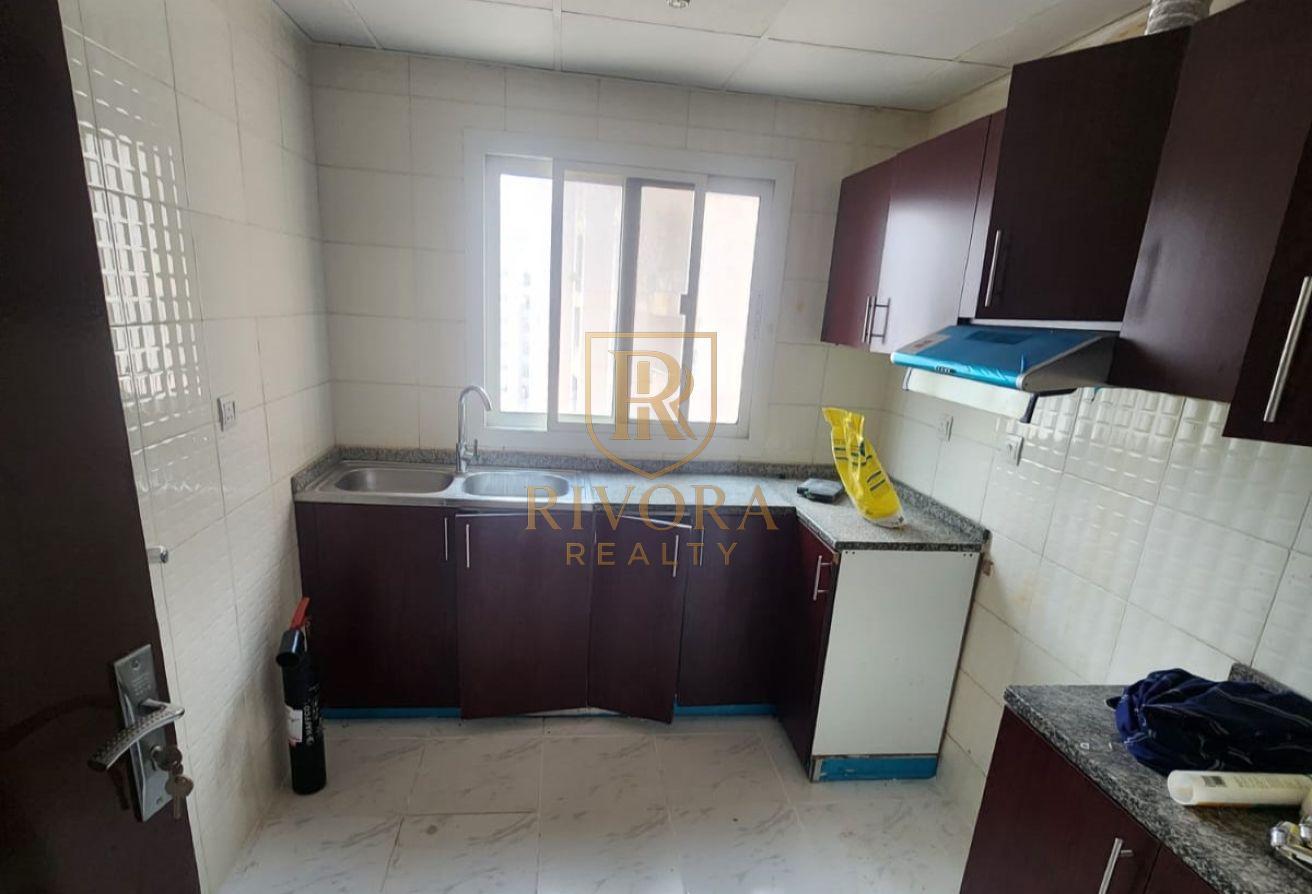 2 BHK | SPACIOUS LAYOUT | BALCONY & PARKING photo 5