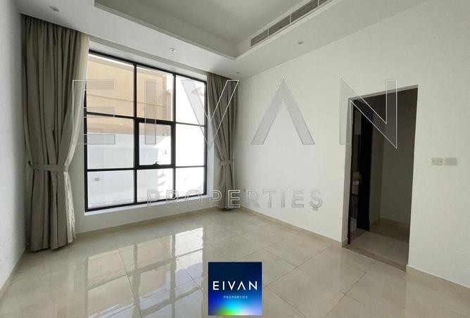 102000098 - Property Image 2