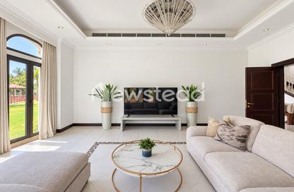 Villa - 4 - 5 for rent in Canal Cove Frond I - Canal Cove Villas - Palm Jumeirah - Dubai