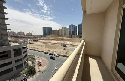 شقة - 1 حمام للايجار في برج فرانكفورت - مدينة دبي الرياضية - دبي