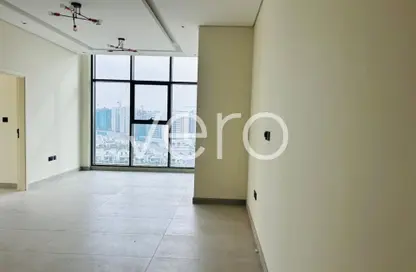 شقة - غرفة نوم - 2 حمامات للبيع في بي جي وان - الفرجان - دبي