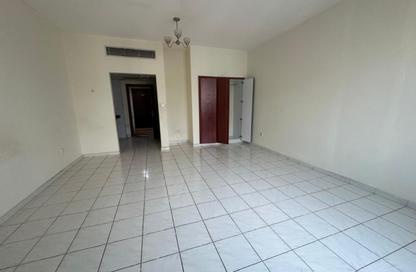 Apartment - Studio - 1 Bathroom for rent in Building Y01 - England Cluster - International City - Dubai