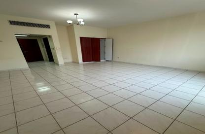 Apartment - Studio - 1 Bathroom for rent in Building Y01 - England Cluster - International City - Dubai