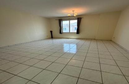 Apartment - Studio - 1 Bathroom for rent in Building Y01 - England Cluster - International City - Dubai