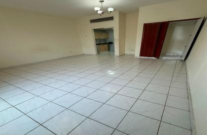 Apartment - Studio - 1 Bathroom for rent in Building Y01 - England Cluster - International City - Dubai
