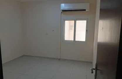 شقة - غرفة نوم - 1 حمام للايجار في بناء النباعة - النبعة - الشرق - الشارقة