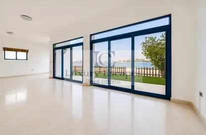 Villa - 5 Bedrooms - 6 Bathrooms for rent in Palma Residences - Palm Jumeirah - Dubai