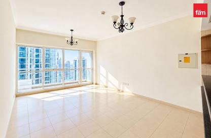 Apartment - 1 - 2 for rent in Burj Al Nujoom - Downtown Dubai - Dubai
