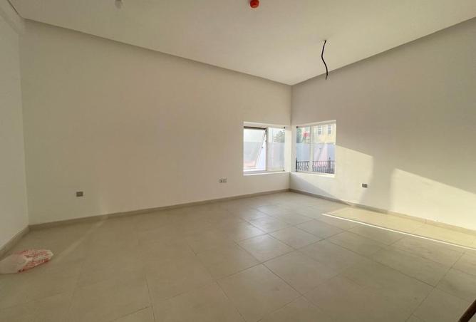 83642368 - Property Image 3
