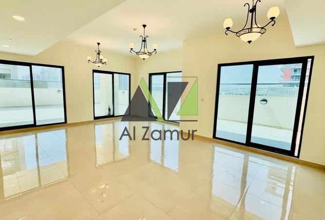 3-bed penthouse in Eterna · Private pool — photo 3