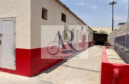 سكن عمال - استوديو - 8 حمامات للايجار في الجليل - الصجعة - الشارقة