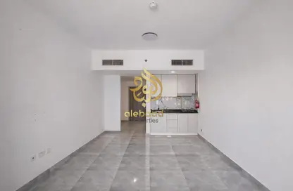 شقة - 1 حمام للايجار في مبني ماراح - المدينة العالمية المرحلة 2 - 4 الورسان - الورسان - دبي