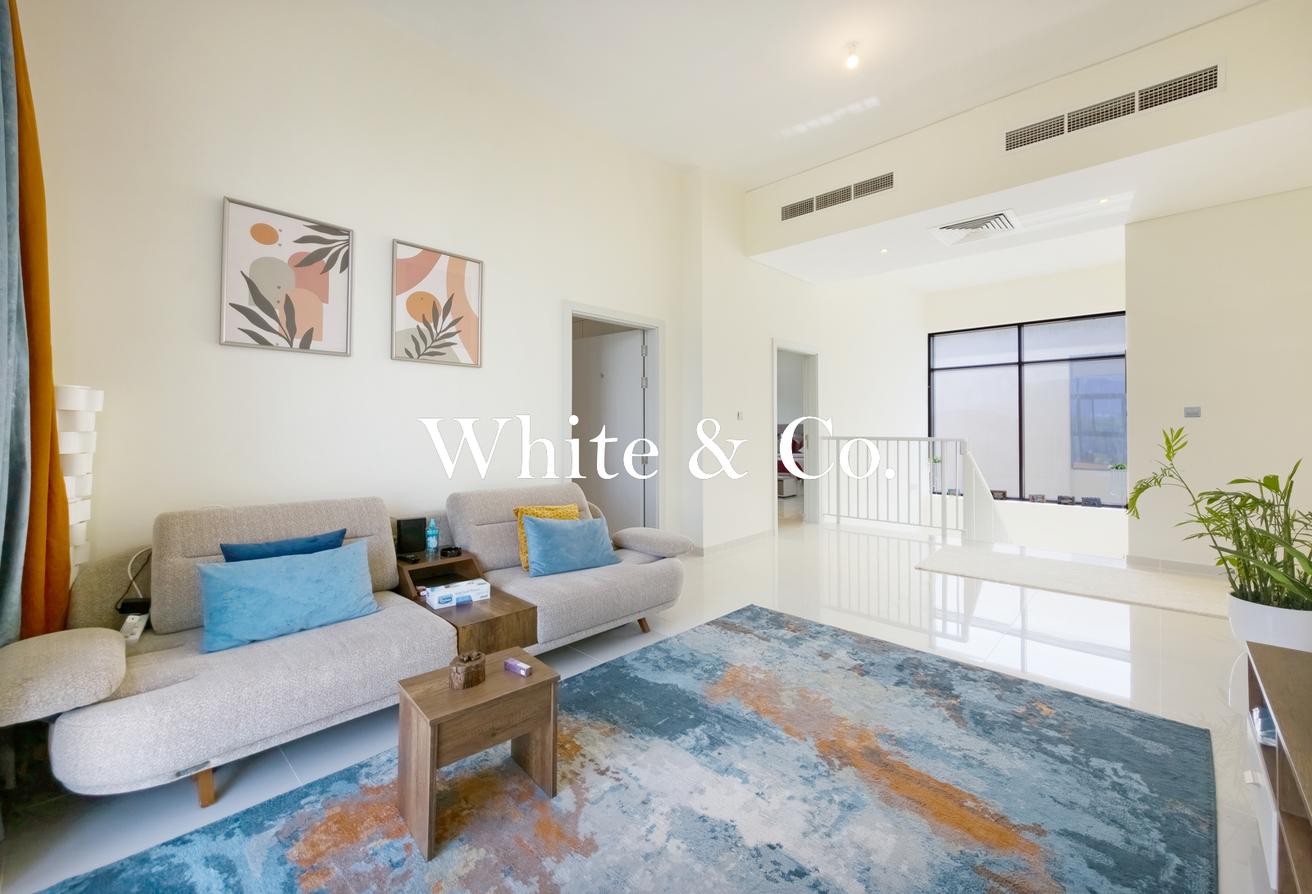 Furnished | V4 Type | Upstairs Living Area photo 8