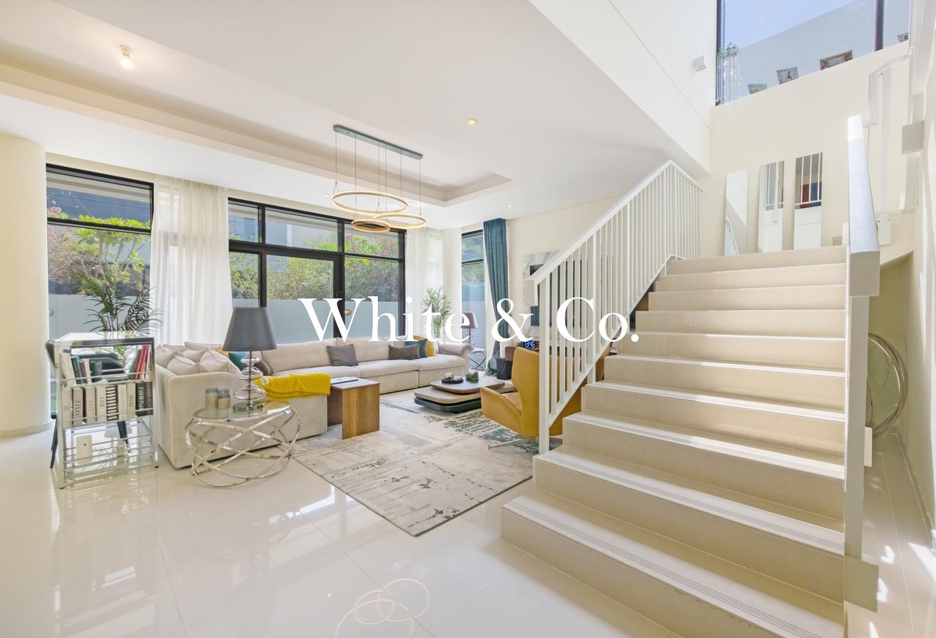 Furnished | V4 Type | Upstairs Living Area photo 5