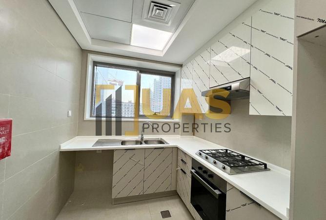 Huge 1BHK | Premium Open View | Ready Now photo 2