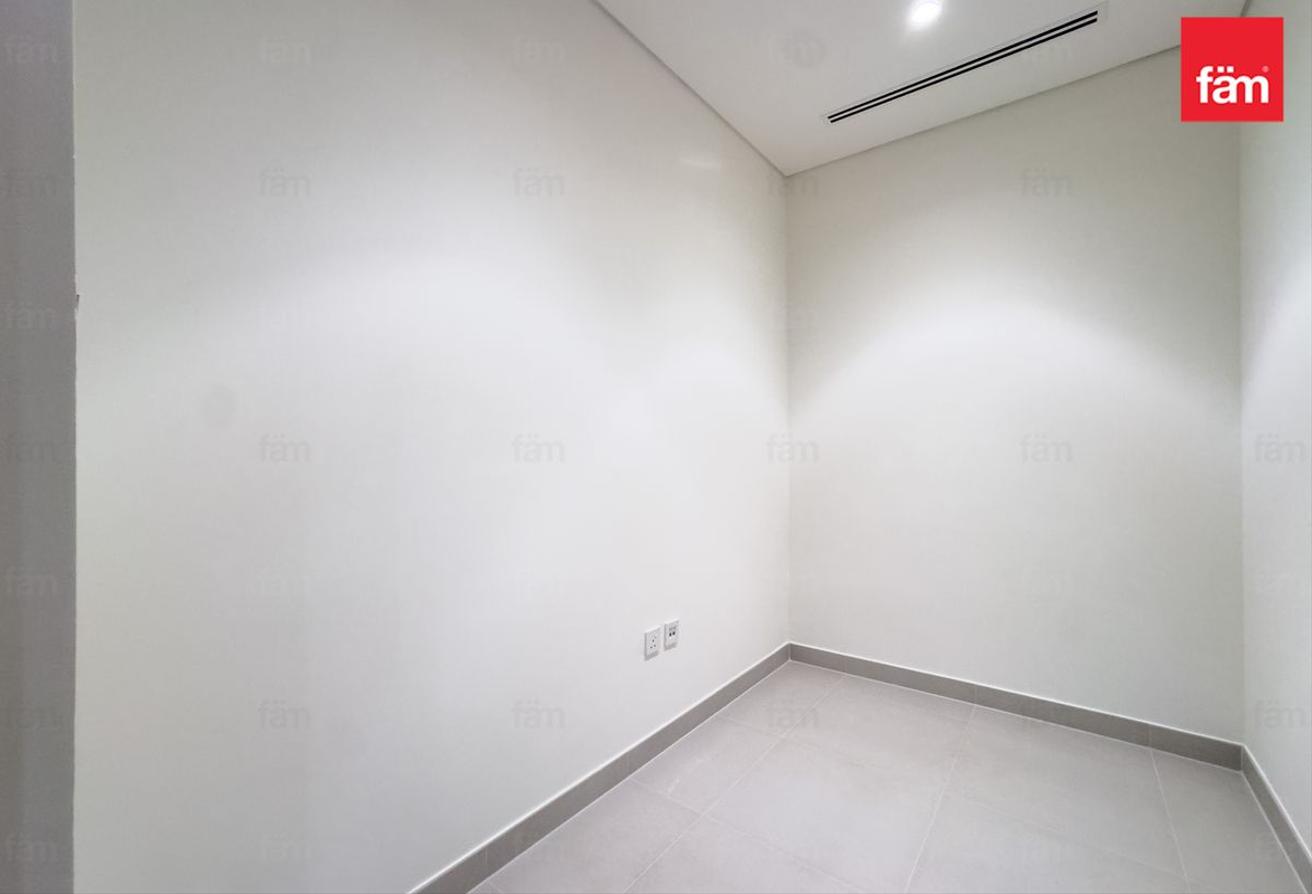Lagoon View | Branded Residences | + Maid's photo 12