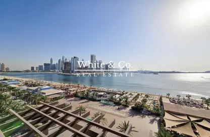 Apartment - 4 Bedrooms - 6 Bathrooms for sale in The Fairmont Palm Residence South - The Fairmont Palm Residences - Palm Jumeirah - Dubai