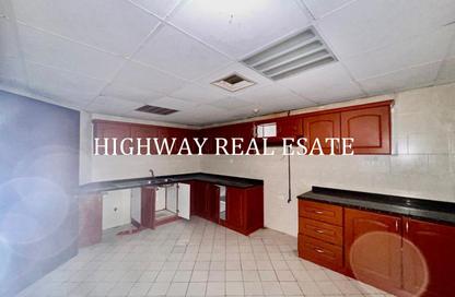 Apartment - 3 - 4 for rent in Al Sondos Tower - Al Khan Lagoon - Al Khan - Sharjah Apartment - 3 - 4 for rent in Al Sondos Tower - Al Khan Lagoon - Al Khan - Sharjah