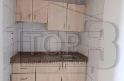 متجر - استوديو - 1 حمام للايجار في مبنى واي13 - طراز إنجليزي - المدينة العالمية - دبي متجر - استوديو - 1 حمام للايجار في مبنى واي13 - طراز إنجليزي - المدينة العالمية - دبي