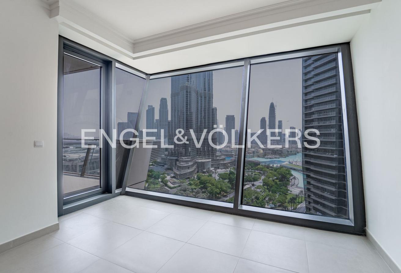 Burj Khalifa View | UPGRADED | Maid's Room photo 8