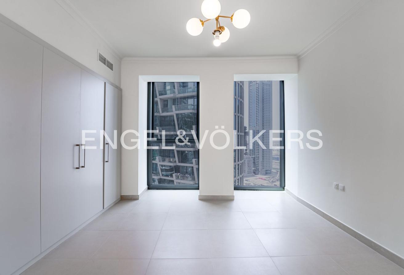 Burj Khalifa View | UPGRADED | Maid's Room photo 11