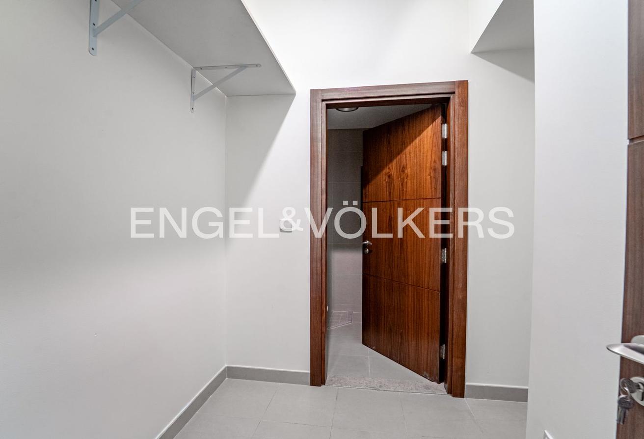 Burj Khalifa View | UPGRADED | Maid's Room photo 22
