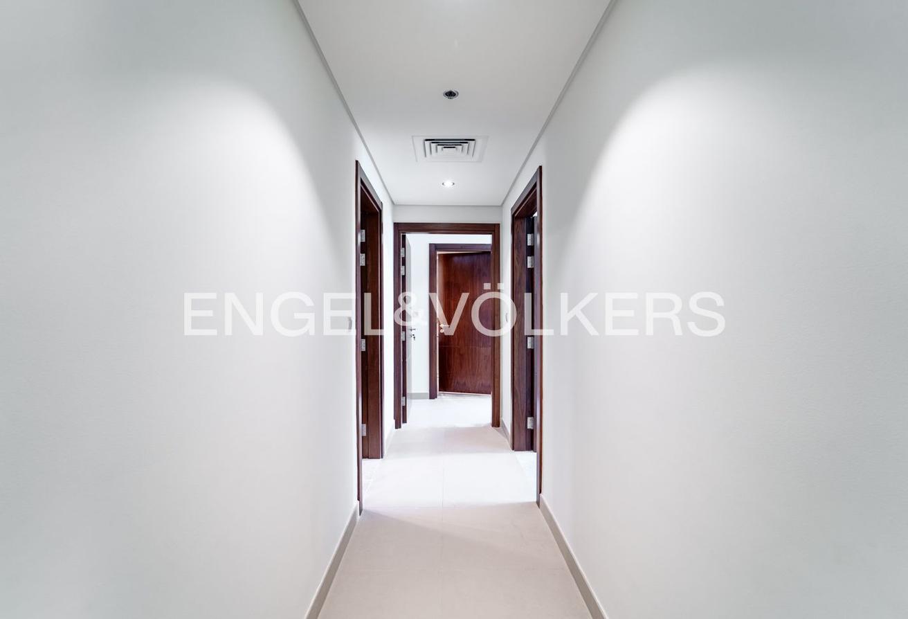 Burj Khalifa View | UPGRADED | Maid's Room photo 17
