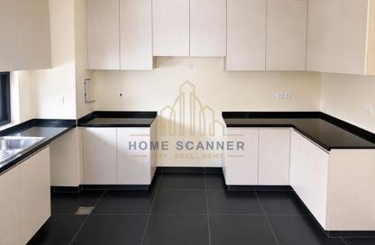 Townhouse - 3 - 5 for sale in Rochester - The Park Villas - Damac Hills - Dubai