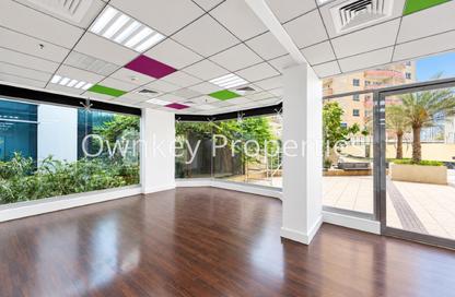 Shop - Studio - 2 for rent in Al Safa Paradise - Oud Metha - Bur Dubai - Dubai
