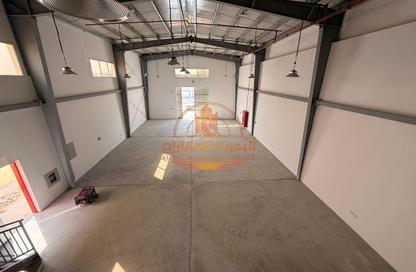 Warehouse - Studio - 1 Bathroom for rent in Al Jlail - Al Sajaa - Sharjah