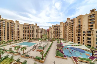Apartment - 3 Bedrooms - 4 Bathrooms for sale in Lamaa - Madinat Jumeirah Living - Umm Suqeim - Dubai