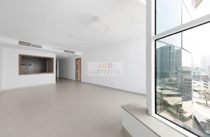 شقة - غرفة نوم - 2 حمامات للايجار في برج دي ايكس بي - شارع الشيخ زايد - دبي