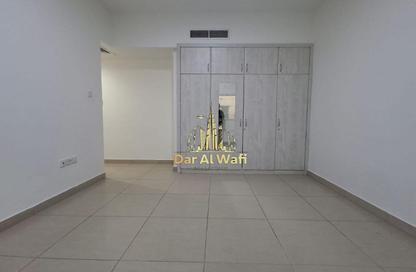 Apartment - 2 Bedrooms - 2 Bathrooms for rent in Al Nahda Complex - Al Nahda - Sharjah