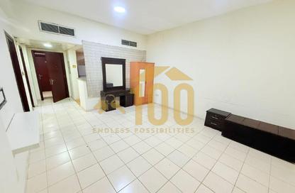 Apartment - 1 Bedroom - 1 Bathroom for rent in Building Z03 - England Cluster - International City - Dubai Apartment - 1 Bedroom - 1 Bathroom for rent in Building Z03 - England Cluster - International City - Dubai