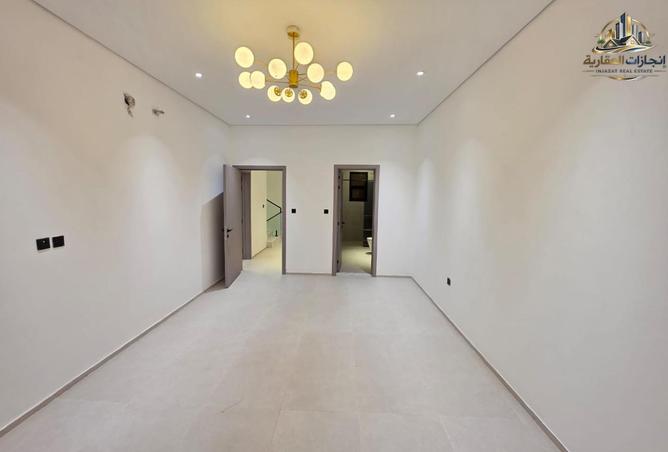 74625747 - Property Image 2