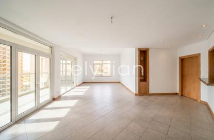 Apartment - 3 Bedrooms - 4 Bathrooms for rent in Al Nabat - Shoreline Apartments - Palm Jumeirah - Dubai