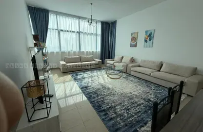 شقة - 2 غرف نوم - 3 حمامات للايجار في برج الكورنيش - طريق كورنيش عجمان - عجمان