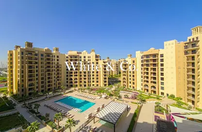 Apartment - 2 Bedrooms - 3 Bathrooms for rent in Al Jazi 4 - Madinat Jumeirah Living - Umm Suqeim - Dubai