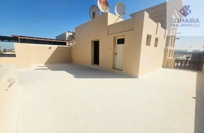 دوبلكس - 4 غرف نوم - 3 حمامات للايجار في فلل قرية الحمرا - قرية الحمرا - رأس الخيمة