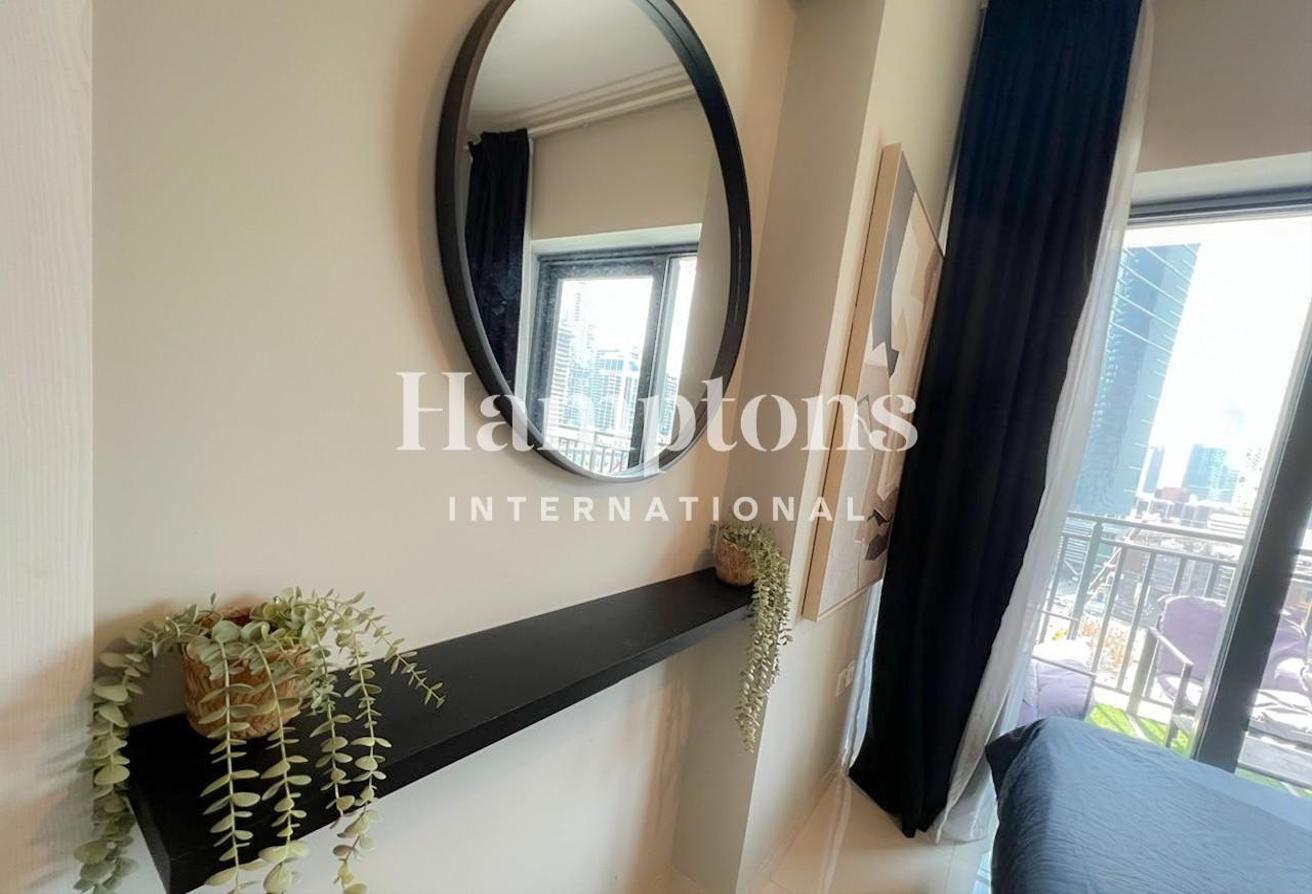 Fully Furnished | Low Floor | Vacant photo 6