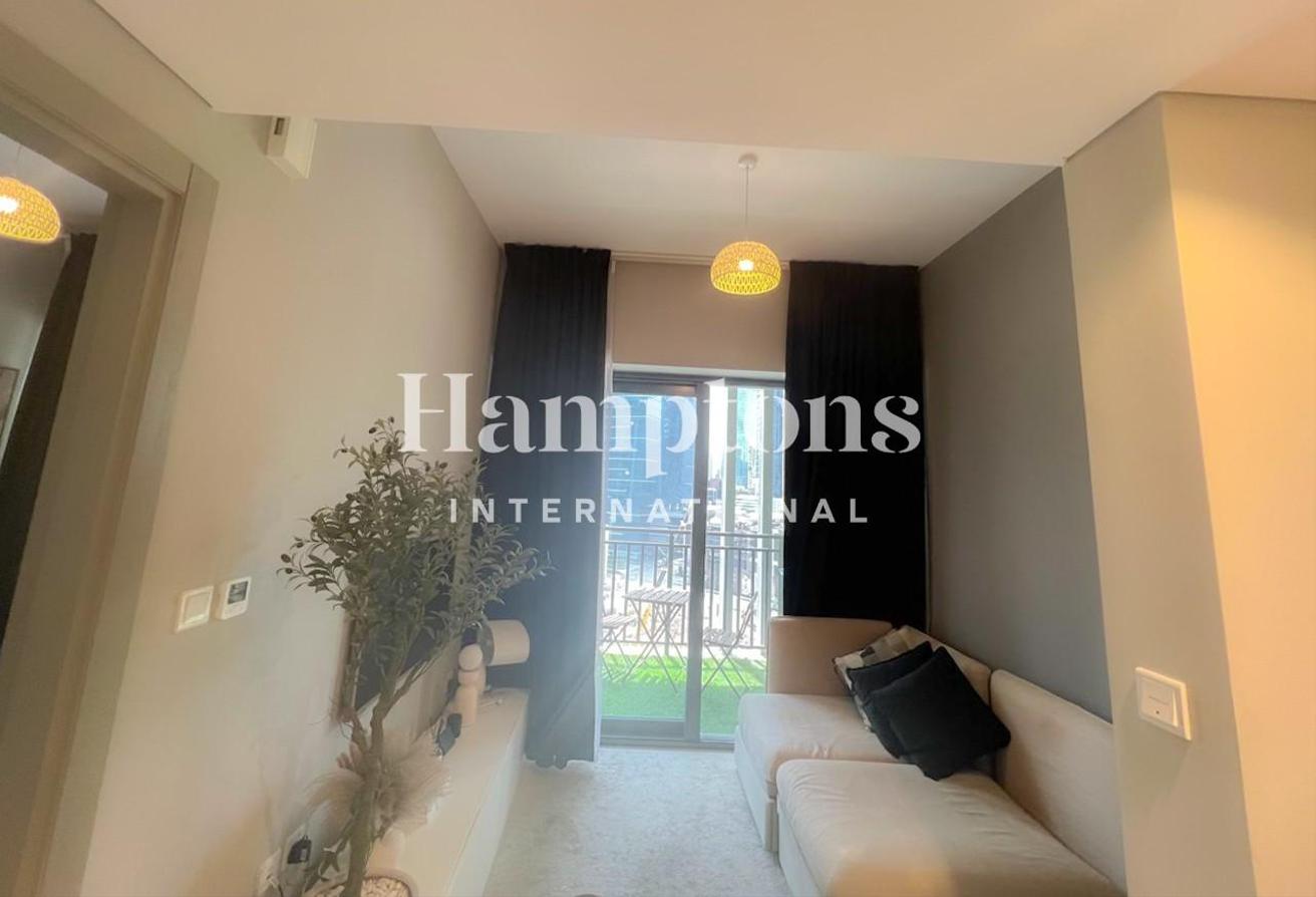 Fully Furnished | Low Floor | Vacant photo 14