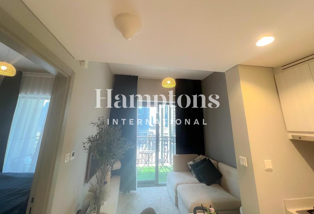 Fully Furnished | Low Floor | Vacant photo 4